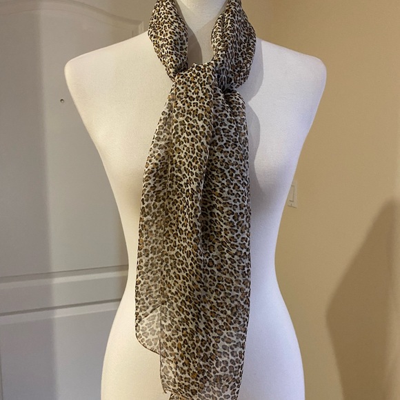 NWOT 100% Silk Made in France Animal Print Scarf - Picture 10 of 16